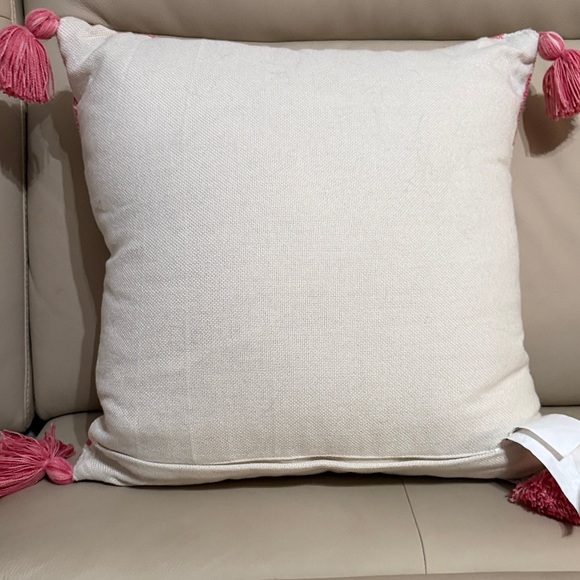 Kirkland's Home Pink and White Checkered Pillow BNWT 20x20in - Picture 4 of 4